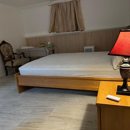 The White Pearl Apartman Metuchen Kültér fotó